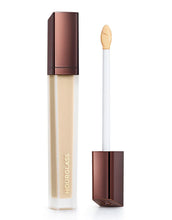 Cargar imagen en el visor de la galería, HOURGLASS VANISH™ AIRBRUSH CONCEALER