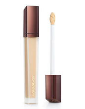 Cargar imagen en el visor de la galería, HOURGLASS VANISH™ AIRBRUSH CONCEALER
