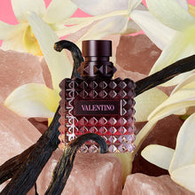 Cargar imagen en el visor de la galería, Valentino Mini Donna Born in Roma & Donna Born in Roma Intense Perfume Set