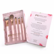 Cargar imagen en el visor de la galería, BDELLIUM TOOLS PINK GOLDEN TRIANGLE FACE & EYES SET