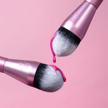 Cargar imagen en el visor de la galería, Real Techniques Power Pigment Blush Makeup Brush