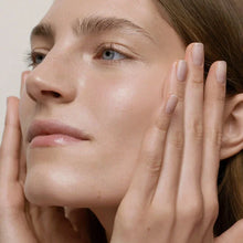 Cargar imagen en el visor de la galería, Fresh Sugar Strawberry Exfoliating Face Wash