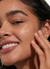 Cargar imagen en el visor de la galería, SUPERGOOP Unseen Sunscreen SPF 40