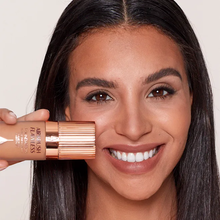 Cargar imagen en el visor de la galería, CHARLOTTE TILBURY FLAWLESS FOUNDATION (maquillaje liquido)