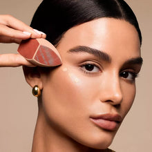 Cargar imagen en el visor de la galería, Real Techniques Makeup Saver Sponge
