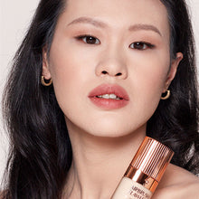 Cargar imagen en el visor de la galería, CHARLOTTE TILBURY FLAWLESS FOUNDATION (maquillaje liquido)