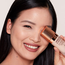 Cargar imagen en el visor de la galería, CHARLOTTE TILBURY FLAWLESS FOUNDATION (maquillaje liquido)