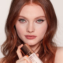 Cargar imagen en el visor de la galería, CHARLOTTE TILBURY FLAWLESS FOUNDATION (maquillaje liquido)