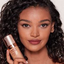 Cargar imagen en el visor de la galería, CHARLOTTE TILBURY FLAWLESS FOUNDATION (maquillaje liquido)