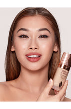 Cargar imagen en el visor de la galería, CHARLOTTE TILBURY FLAWLESS FOUNDATION (maquillaje liquido)