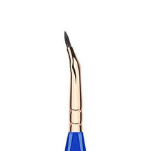 Cargar imagen en el visor de la galería, BDELLIUM GOLDEN TRIANGLE 708 BENT EYELINER (brocha para delinear ojos)