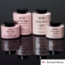 Cargar imagen en el visor de la galería, BEN NYE ROSE PETAL LUXURY POWDER (Polvo fijador de maquillaje)