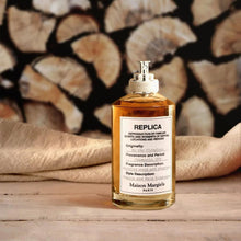 Cargar imagen en el visor de la galería, Maison Margiela Replica by the Fireplace Fragrance
