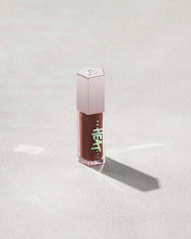 Cargar imagen en el visor de la galería, FENTY BEAUTY GLOSS BOMB HEAT UNIVERSAL LIP LUMINIZER + PLUMPER
