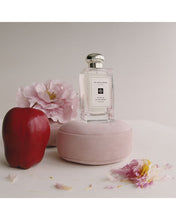 Cargar imagen en el visor de la galería, JO MALONE LONDON Peony &amp; Blush Suede Cologne
