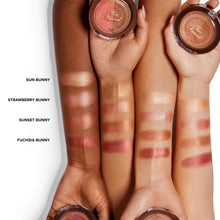 Cargar imagen en el visor de la galería, Too Faced Sun Bunny Luminous Blushing Bronzer
