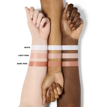 Cargar imagen en el visor de la galería, ELF  Brightening Corrector
