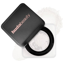 Cargar imagen en el visor de la galería, HUDA BEAUTY  EASY BAKE LOOSE BAKING &amp; SETTING POWDER (polvo traslucido)
