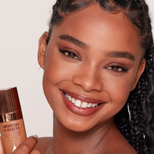 Cargar imagen en el visor de la galería, CHARLOTTE TILBURY FLAWLESS FOUNDATION (maquillaje liquido)
