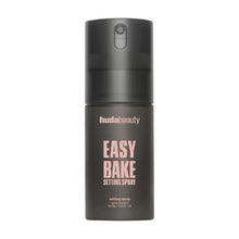 Cargar imagen en el visor de la galería, Huda Beauty Easy Bake Setting Spray - Spray fijador de maquillaje 16 horas
