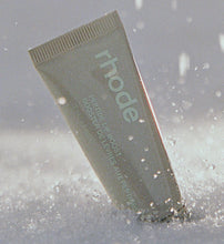 Cargar imagen en el visor de la galería, Rhode Peptide Lip Boost

