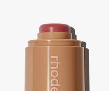 Cargar imagen en el visor de la galería, RHODE POCKET BLUSH - BLUSH DE POCHE
