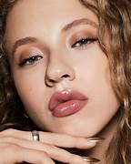 Cargar imagen en el visor de la galería, FENTY BEAUTY GLOSS BOMB OIL (gloss para labios)
