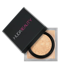 Cargar imagen en el visor de la galería, HUDA BEAUTY  EASY BAKE LOOSE BAKING &amp; SETTING POWDER (polvo traslucido)
